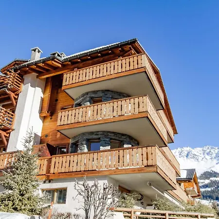 Spacious 2 Bedroom Close To The Sports Centre Verbier