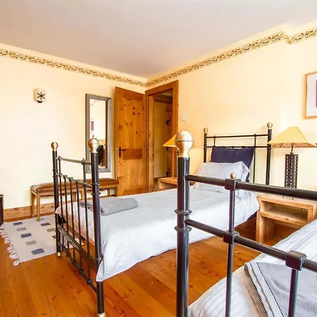 Spacious 2 Bedroom Close To The Sports Centre Apartment Verbier